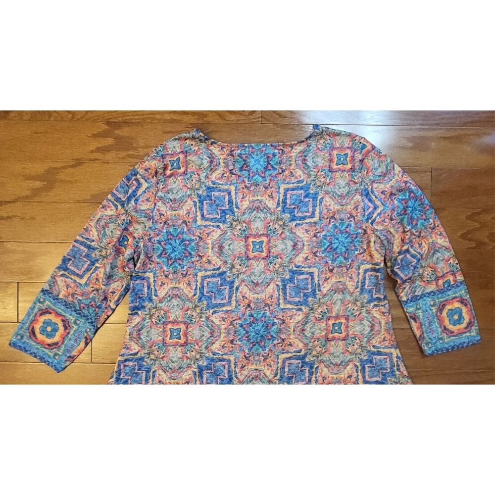 Women Ruby Red Size Medium Colorful Aztec Style Top3/4 Sleeve - Picture 11 of 11